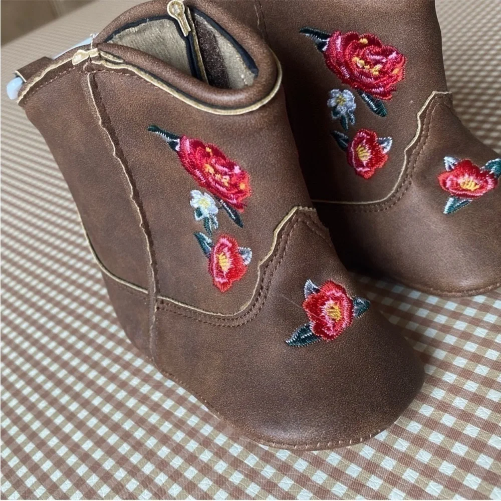Faux Leather Roses Embroidery cowgirl boots. Baby size 3. NEW‎